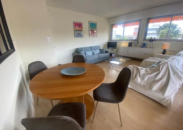 Daire T3 Renove Face Avec Terrasse Et Parking Securise - - Fr-1-374-224 *