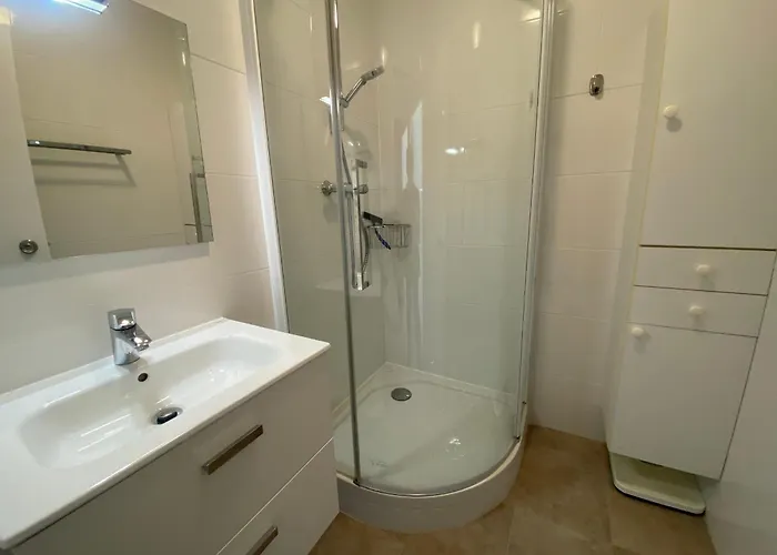 T3 Renove Face Avec Terrasse Et Parking Securise - - Fr-1-374-224 * Arcachon