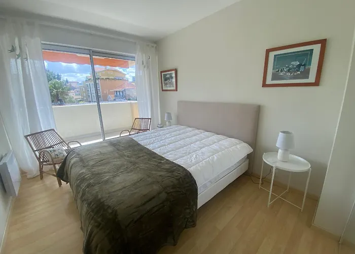 Daire T3 Renove Face Avec Terrasse Et Parking Securise - - Fr-1-374-224 *