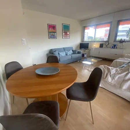 アパート T3 Renove Face Avec Terrasse Et Parking Securise - - Fr-1-374-224 *
