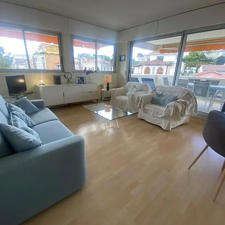 T3 Renove Face Avec Terrasse Et Parking Securise - - Fr-1-374-224 شقة