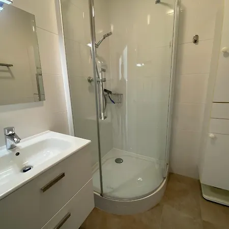 T3 Renove Face Avec Terrasse Et Parking Securise - - Fr-1-374-224 * アルカション