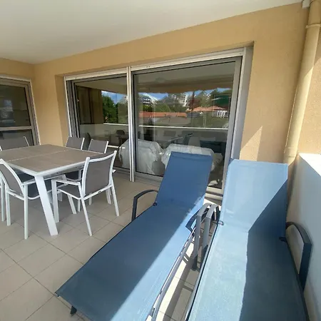アパート T3 Renove Face Avec Terrasse Et Parking Securise - - Fr-1-374-224