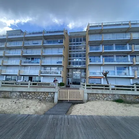 Apartment T3 Renove Face Avec Terrasse Et Parking Securise - - Fr-1-374-224