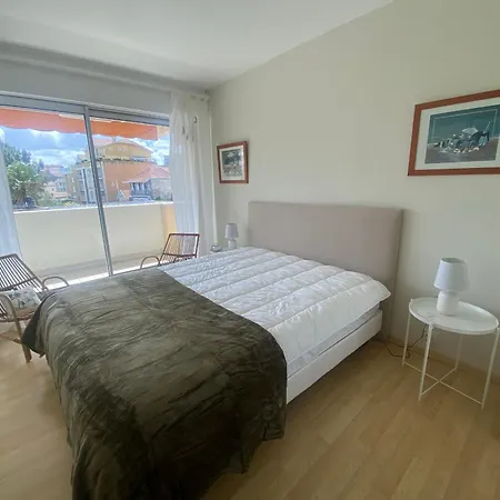 アパート T3 Renove Face Avec Terrasse Et Parking Securise - - Fr-1-374-224 *