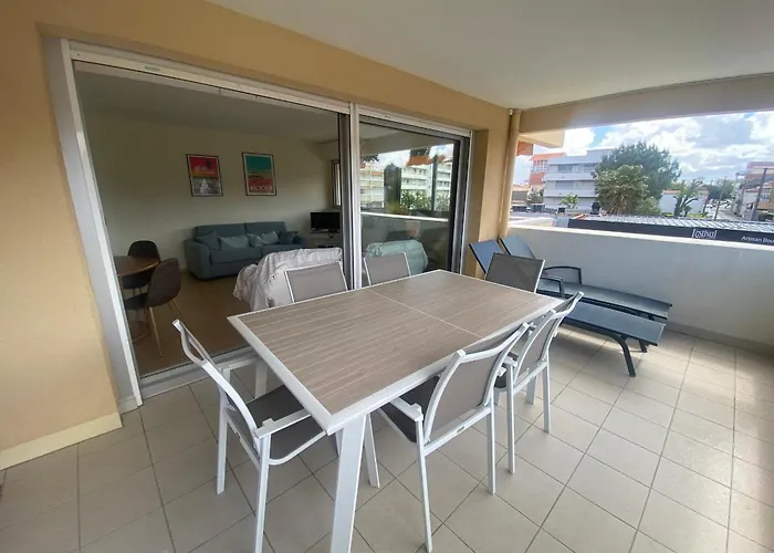 T3 Renove Face Avec Terrasse Et Parking Securise - - Fr-1-374-224 *