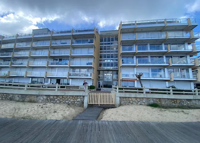 شقة T3 Renove Face Avec Terrasse Et Parking Securise - - Fr-1-374-224